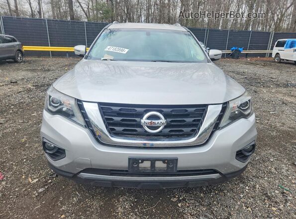 5N1DR2MN9HC673576 2017 NISSAN PATHFINDER Серебряный Вид спереди
