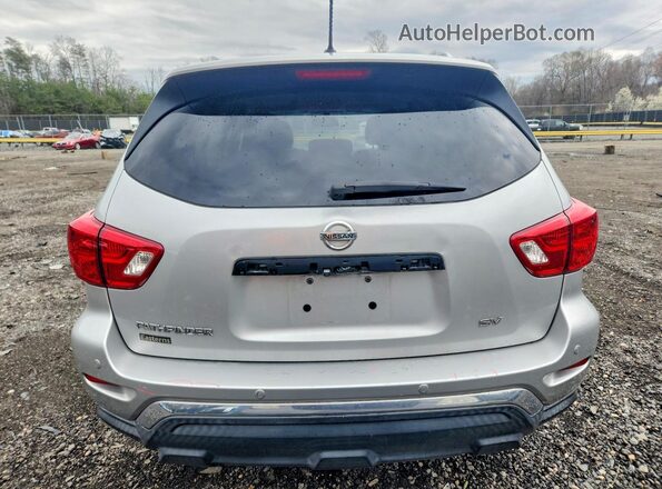 5N1DR2MN9HC673576 2017 NISSAN PATHFINDER Серебряный Вид сзади