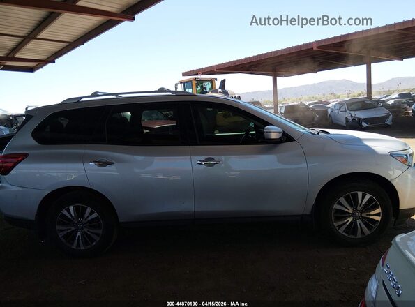 5N1DR2MN9KC587353 2019 NISSAN PATHFINDER Silver Rear interior view