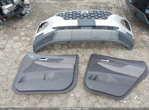 5NMS2CAD8KH098347 2019 HYUNDAI SANTA FE Silver 