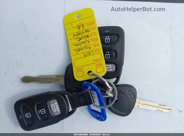 5NPD74LF2KH487454 2019 HYUNDAI ELANTRA  Вид панели приборов