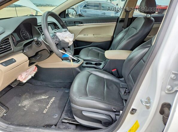 5NPD74LF2KH495733 2019 HYUNDAI ELANTRA Белый Вид салона спереди