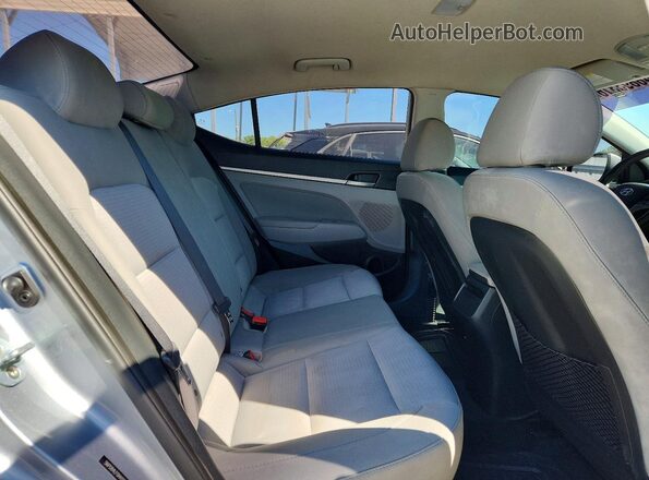 5NPD84LF0HH107498 2017 HYUNDAI ELANTRA Серебряный Вид задних сидений