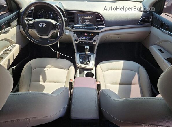 5NPD84LF0HH107498 2017 HYUNDAI ELANTRA Серебряный Вид панели приборов