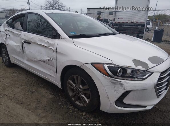 5NPD84LF1HH004784 2017 HYUNDAI ELANTRA Белый Вид спереди