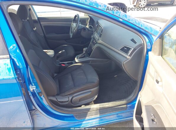 5NPD84LF2HH164365 2017 HYUNDAI ELANTRA Blue წინა სალონის ხედი