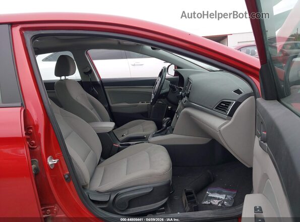 5NPD84LF2JH214168 2018 HYUNDAI ELANTRA Красный Вид салона спереди