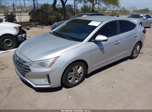 5NPD84LF2KH435853 2019 HYUNDAI ELANTRA Серебряный Передняя левая четверть