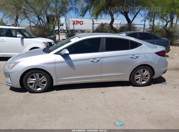 5NPD84LF2KH435853 2019 HYUNDAI ELANTRA Серебряный Вид задней части салона