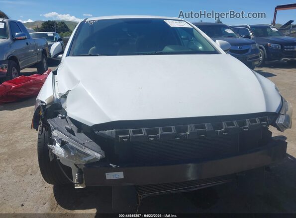 5NPD84LF3HH211628 2017 HYUNDAI ELANTRA Белый Вид задней части салона