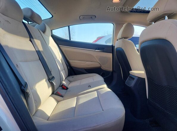 5NPD84LF3JH271284 2018 HYUNDAI ELANTRA Cream Widok tylnych siedzeń