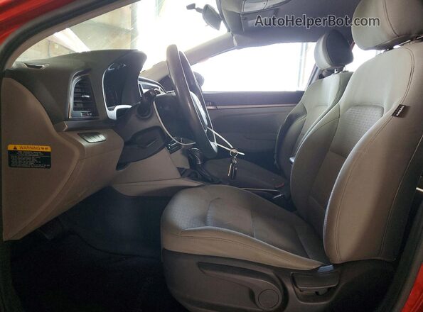 5NPD84LF4HH044633 2017 HYUNDAI ELANTRA Красный Вид салона спереди