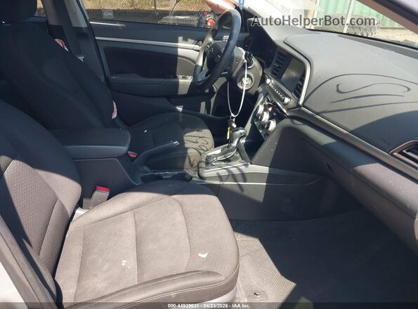5NPD84LF4KH398207 2019 HYUNDAI ELANTRA Серебряный Вид салона спереди