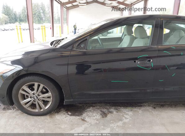 5NPD84LF5HH181645 2017 HYUNDAI ELANTRA Черный Вид спереди
