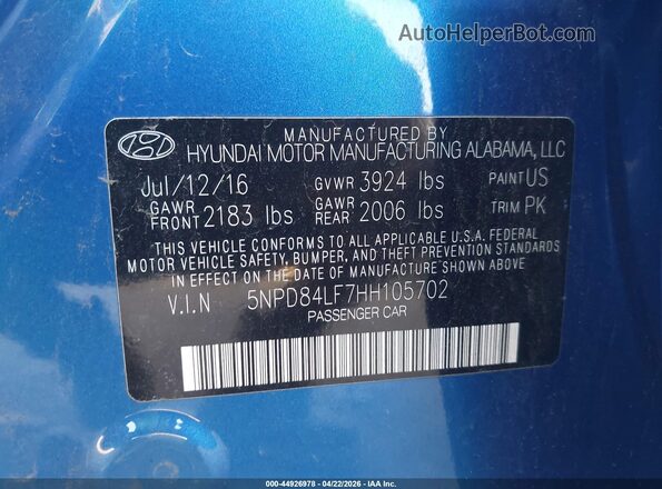 5NPD84LF7HH105702 2017 HYUNDAI ELANTRA Blue Widok komory silnika