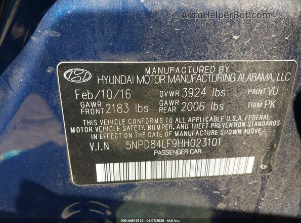 5NPD84LF9HH023101 2017 HYUNDAI ELANTRA Blue Widok komory silnika