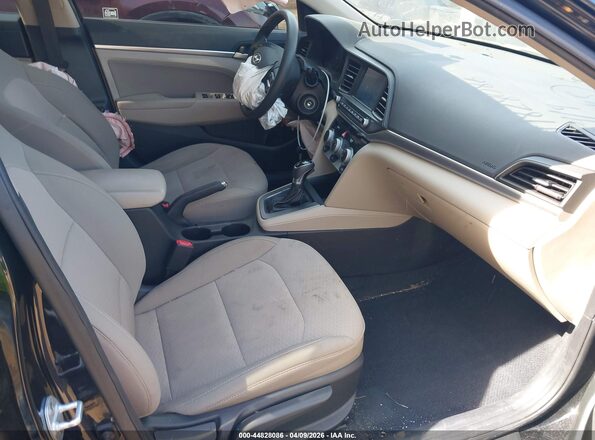 5NPD84LF9KH474357 2019 HYUNDAI ELANTRA Black Вид салону спереду