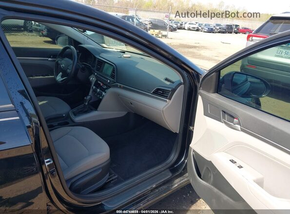 5NPD84LF9LH591678 2020 HYUNDAI ELANTRA Черный Вид салона спереди