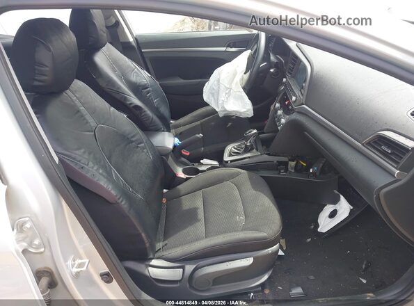 5NPD84LFXKH464890 2019 HYUNDAI ELANTRA Silver წინა სალონის ხედი