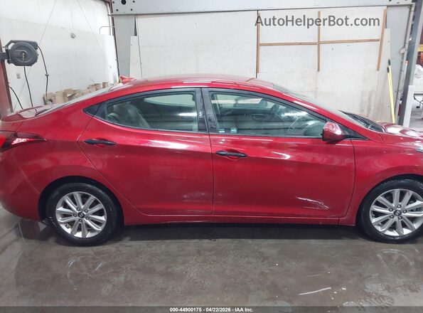 5NPDH4AE4GH698024 2016 HYUNDAI ELANTRA Red Widok wnętrza z tyłu