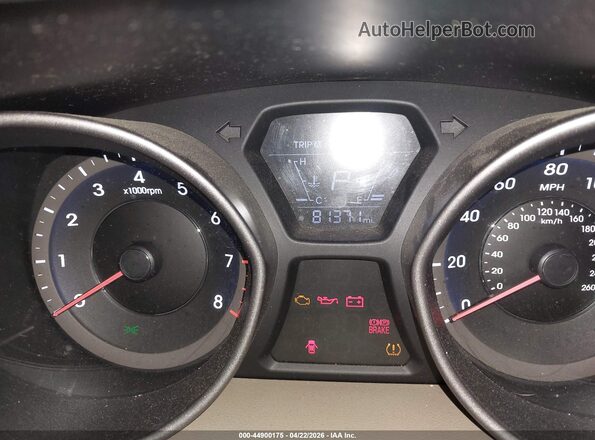 5NPDH4AE4GH698024 2016 HYUNDAI ELANTRA Red Widok tylnych siedzeń