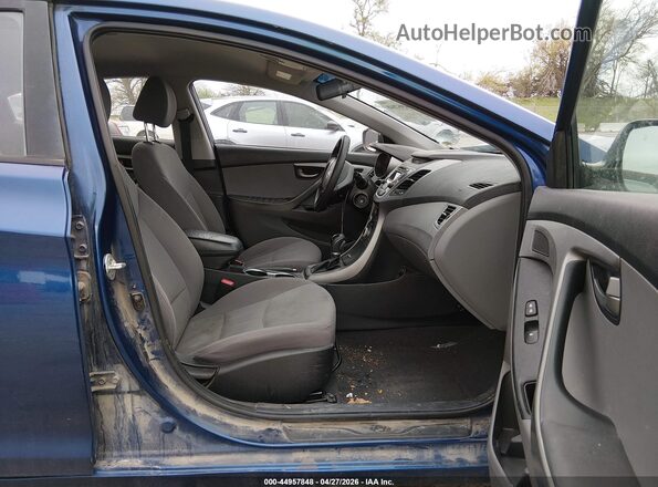 5NPDH4AE8GH755616 2016 HYUNDAI ELANTRA Синий Вид салона спереди