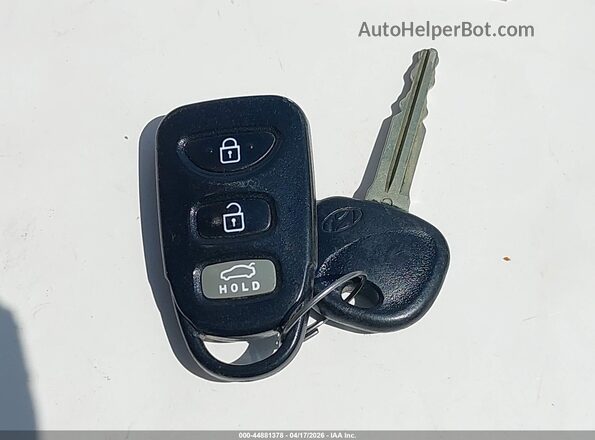 5NPDH4AE9GH665665 2016 HYUNDAI ELANTRA Красный Вид панели приборов