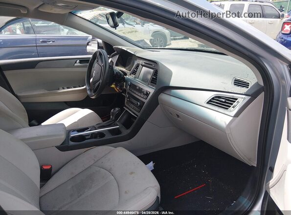 5NPE24AF5GH335486 2016 HYUNDAI SONATA Silver Widok wnętrza z przodu