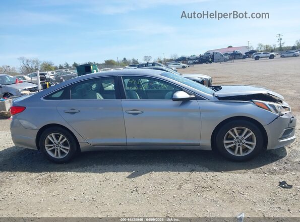 5NPE24AF5GH370108 2016 HYUNDAI SONATA Silver Widok wnętrza z tyłu