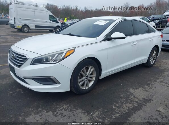 5NPE24AF6GH274195 2016 HYUNDAI SONATA Белый Передняя левая четверть