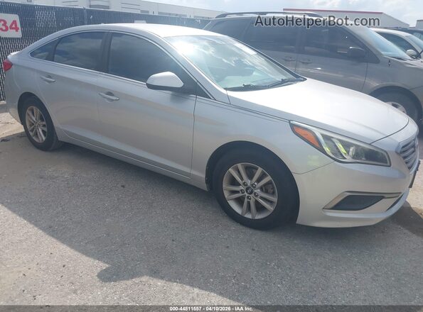5NPE24AF8GH335966 2016 HYUNDAI SONATA Серебряный Передняя правая четверть