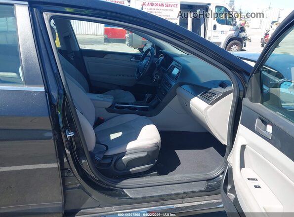 5NPE34AF5HH554253 2017 HYUNDAI SONATA Черный Вид салона спереди