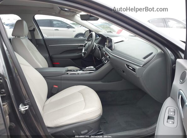 5NPEH4J27MH068634 2021 HYUNDAI SONATA Серый Вид салона спереди