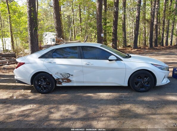 5NPLM4AG1MH034770 2021 HYUNDAI ELANTRA Белый Вид задней части салона
