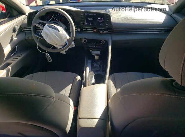 5NPLM4AG1NH058634 2022 HYUNDAI ELANTRA Red Вид панелі приладів