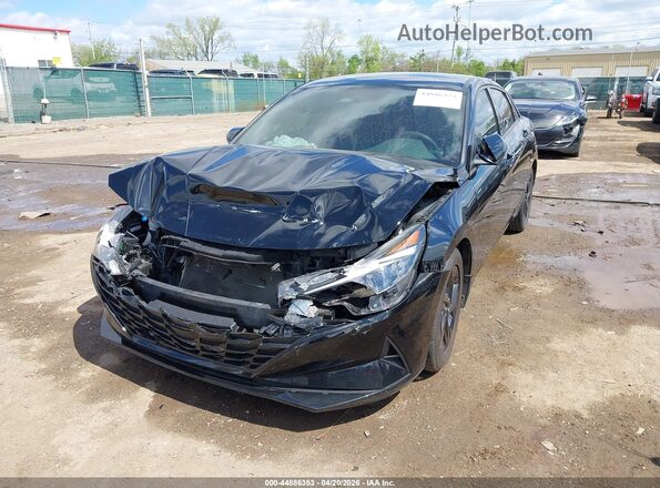 5NPLM4AG2NH072042 2022 HYUNDAI ELANTRA Black Սալոնի հետևի տեսք