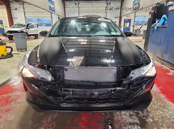5NPLM4AG4NH070535 2022 HYUNDAI ELANTRA Черный Вид спереди