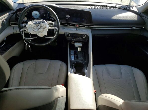5NPLP4AG4NH069375 2022 HYUNDAI ELANTRA White Вид панелі приладів