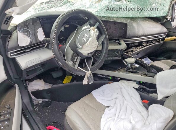 5NPLP4AG5NH082135 2022 HYUNDAI ELANTRA White Widok deski rozdzielczej