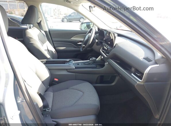 5TDACAB5XTS089684 2026 TOYOTA LE Gray Vista interior delantera