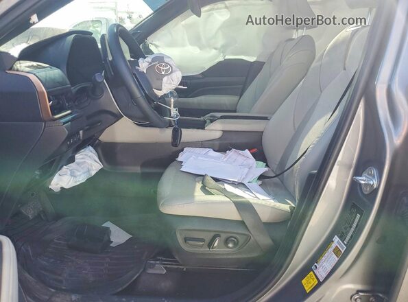 5TDADAB54SS018122 2025 TOYOTA HIGHLANDER HYBRID Gray Vista interior delantera
