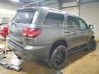 2018 Toyota Sequoia Sr5 Серый vin: 5TDBY5G19JS157716