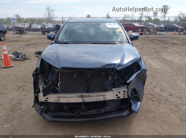 5TDBZRFH3JS907369 2018 TOYOTA LE Синий Вид задней части салона