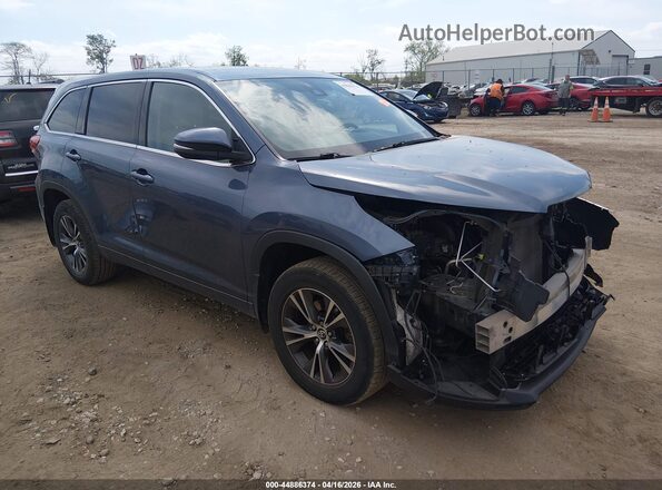 5TDBZRFH3JS907369 2018 TOYOTA LE Синий Передняя правая четверть