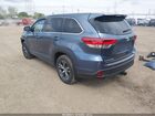 2018 Toyota Highlander Le Синий vin: 5TDBZRFH3JS907369
