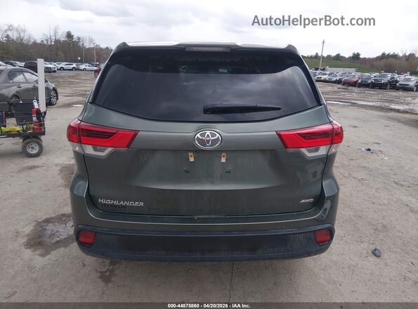 5TDBZRFH9JS879867 2018 TOYOTA LE Green 