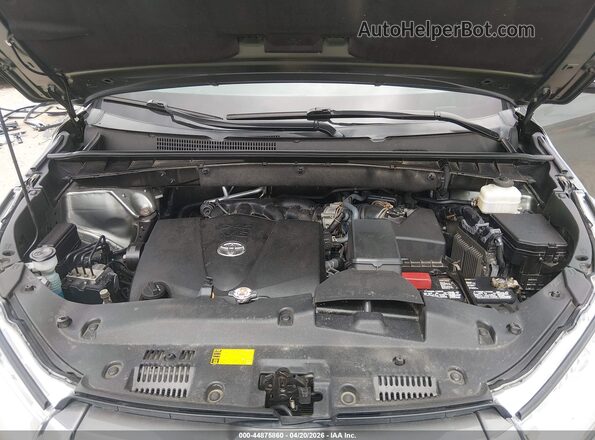 5TDBZRFH9JS879867 2018 TOYOTA LE Green უკანა ხედი