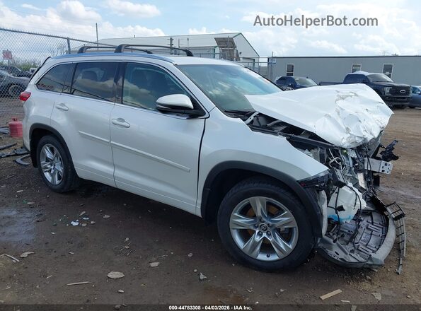 5TDDZRFH3JS813131 2018 TOYOTA LIMITED White Front right