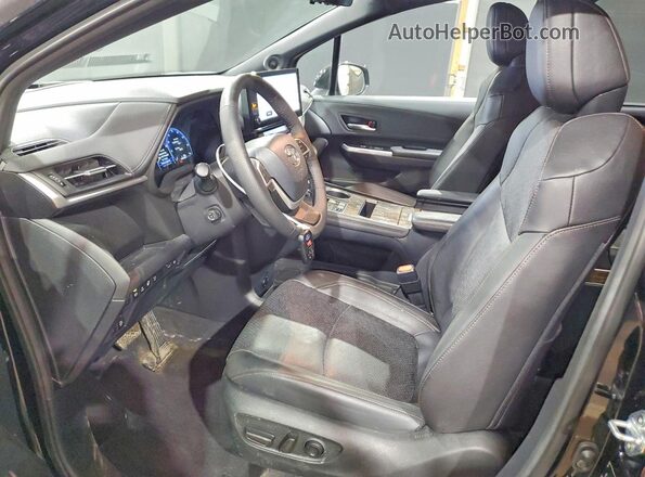 5TDESKFC8SS157465 2025 TOYOTA SIENNA Черный Вид салона спереди