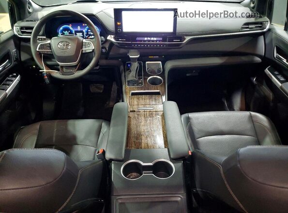 5TDESKFC8SS157465 2025 TOYOTA SIENNA Черный Вид панели приборов
